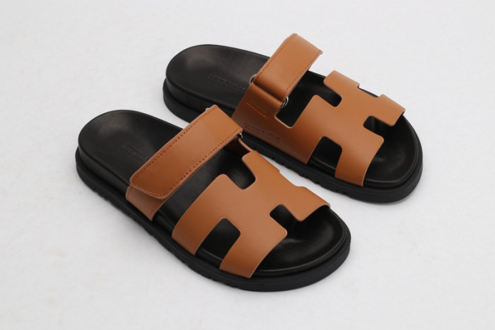 H**mes sandals