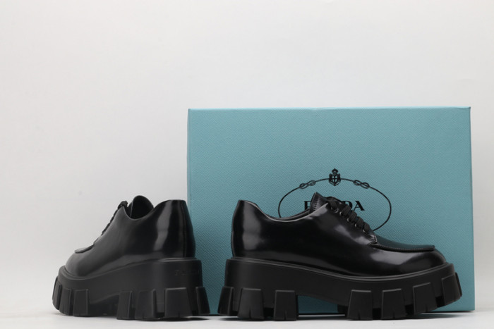 Pra*a shoes