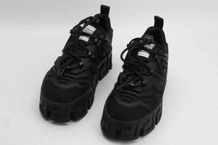 VERS SNEAKERS