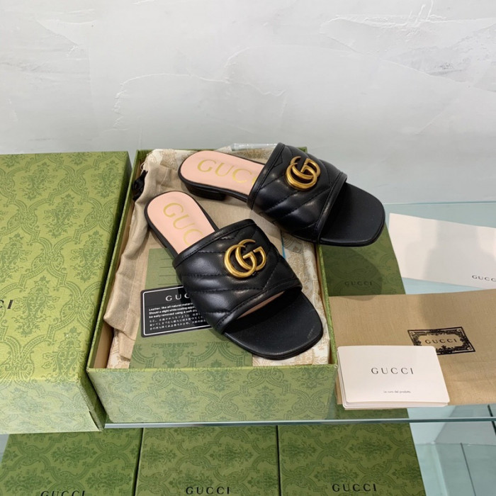 G*u*i sandal