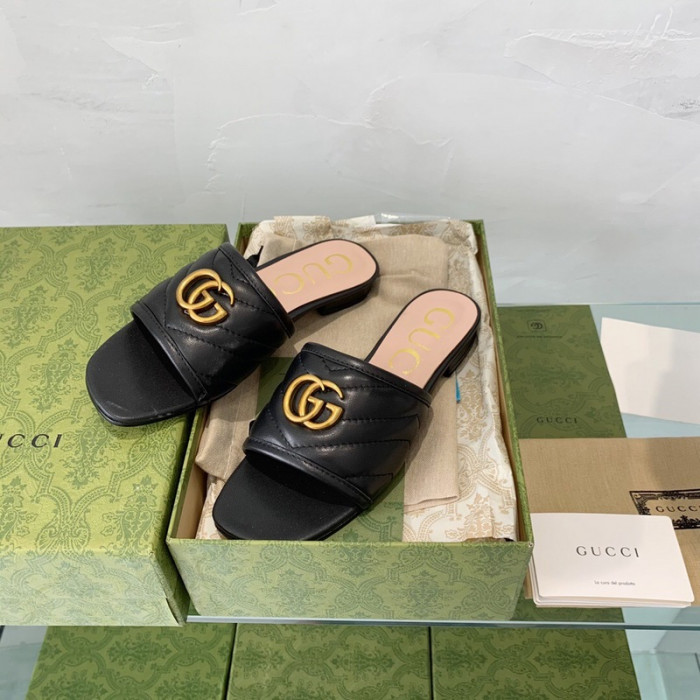 G*u*i sandal