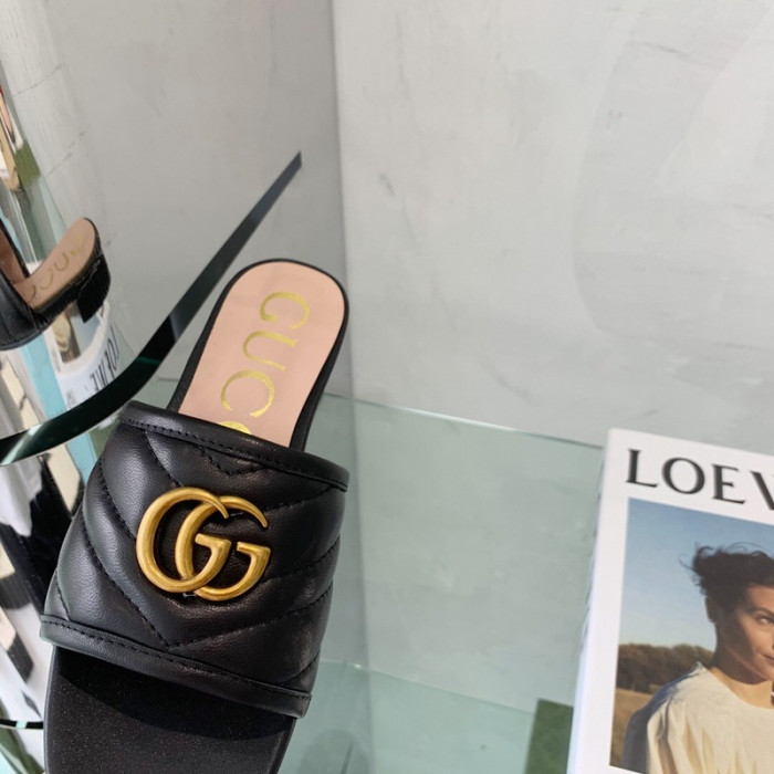G*u*i sandal