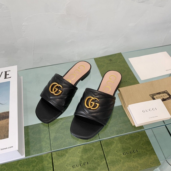 G*u*i sandal