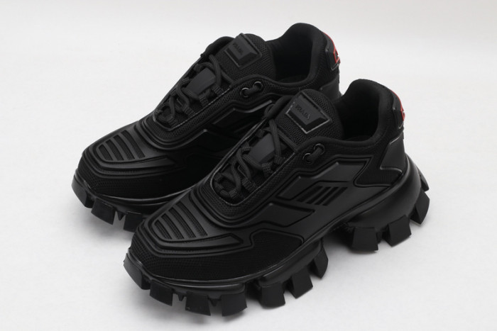 Pra*a sneaker