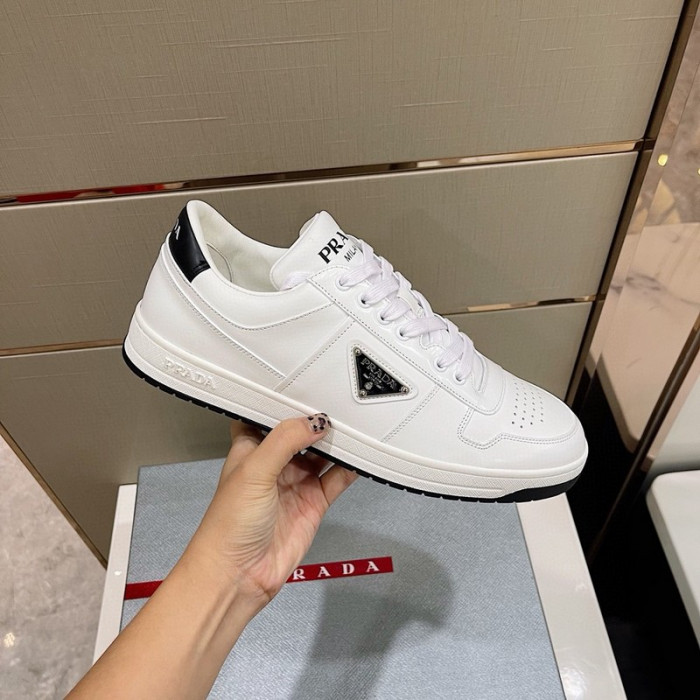 Pra*a sneaker