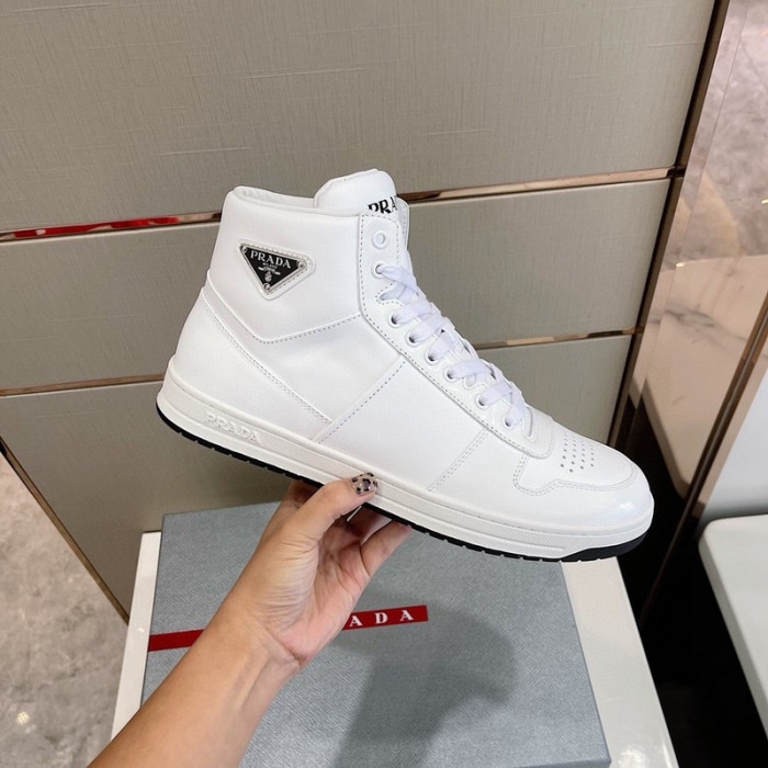 Pra*a sneaker