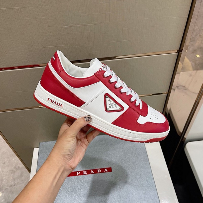 Pra*a sneaker
