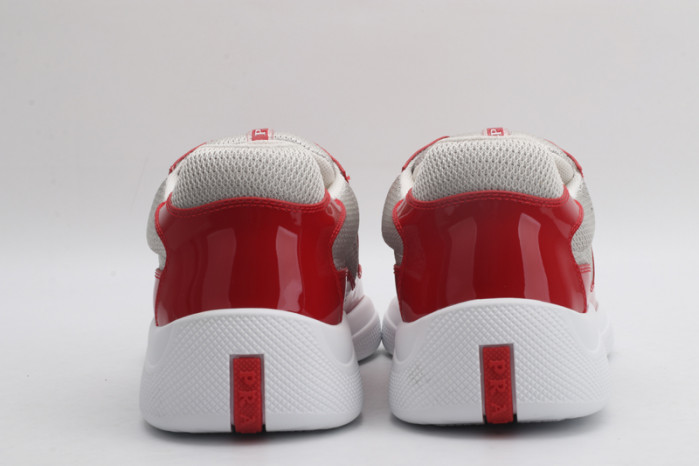 Pra*a sneaker
