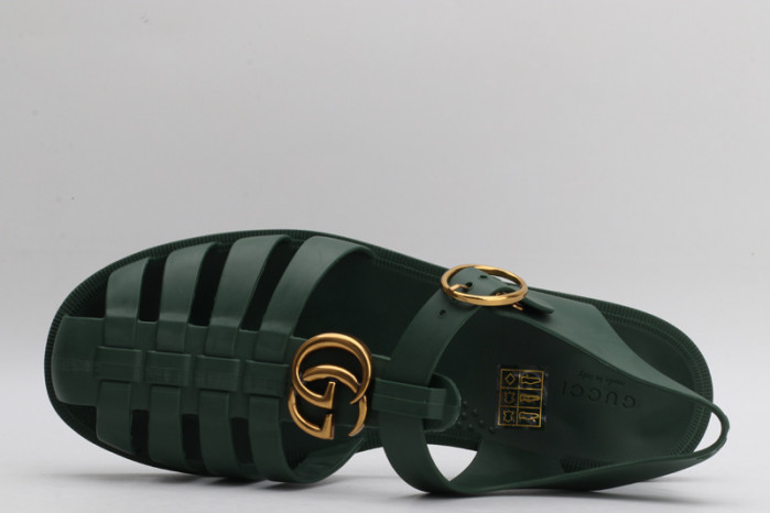 G*u*i sandals