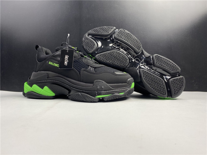 BLCG SNEAKER TRIPLE.S.