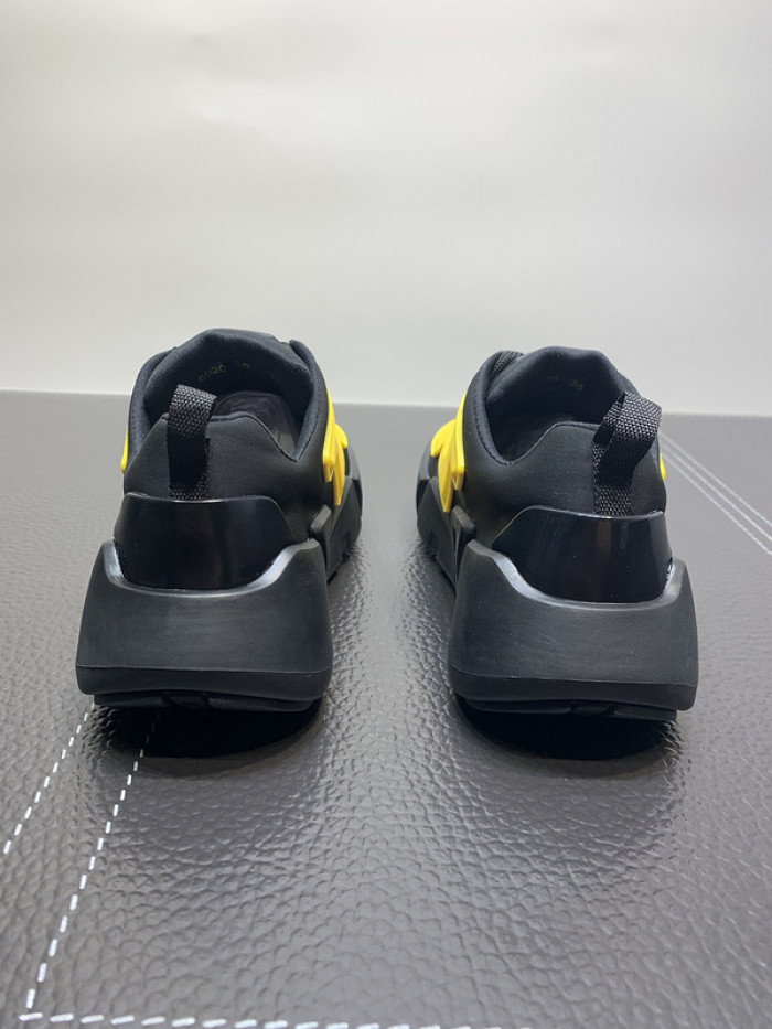 Pra*a sneaker