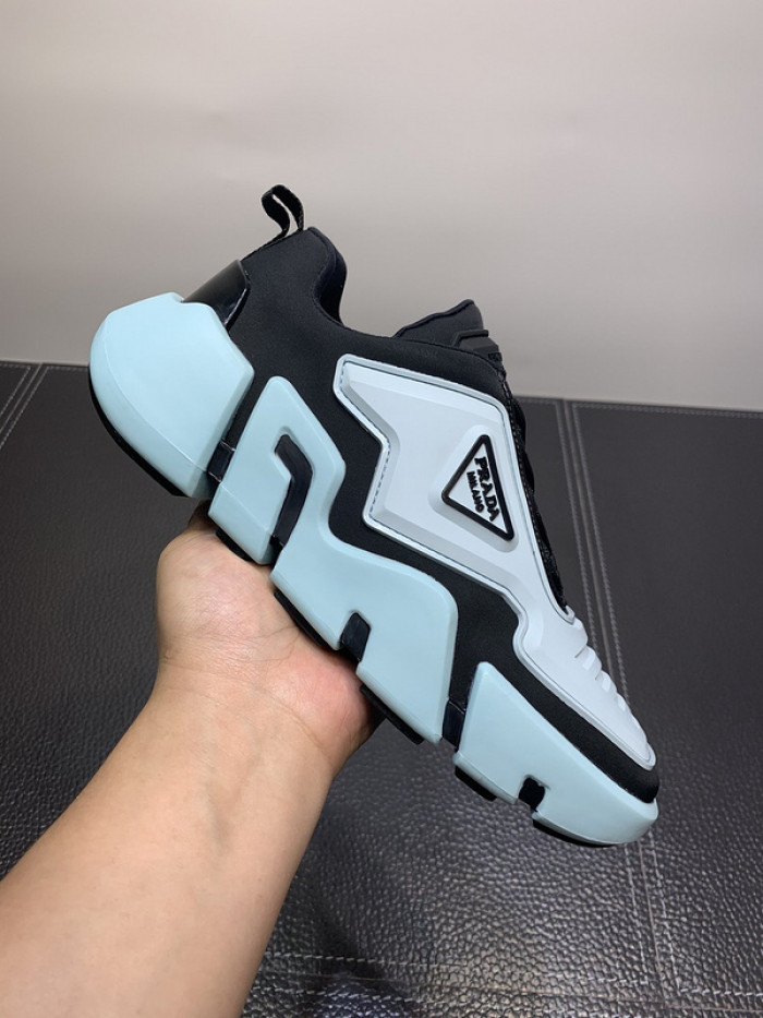 Pra*a sneaker
