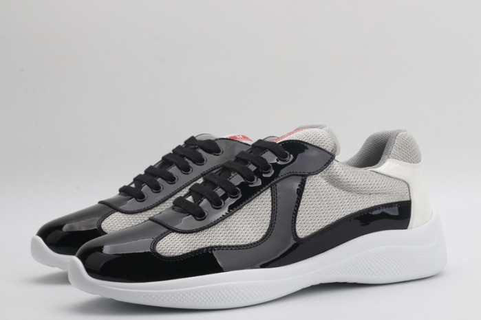 Pra*a sneaker