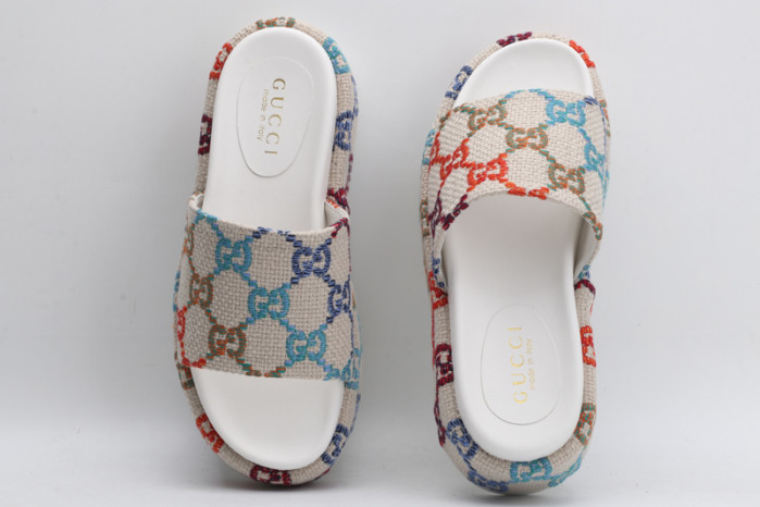 G*u*i sandal