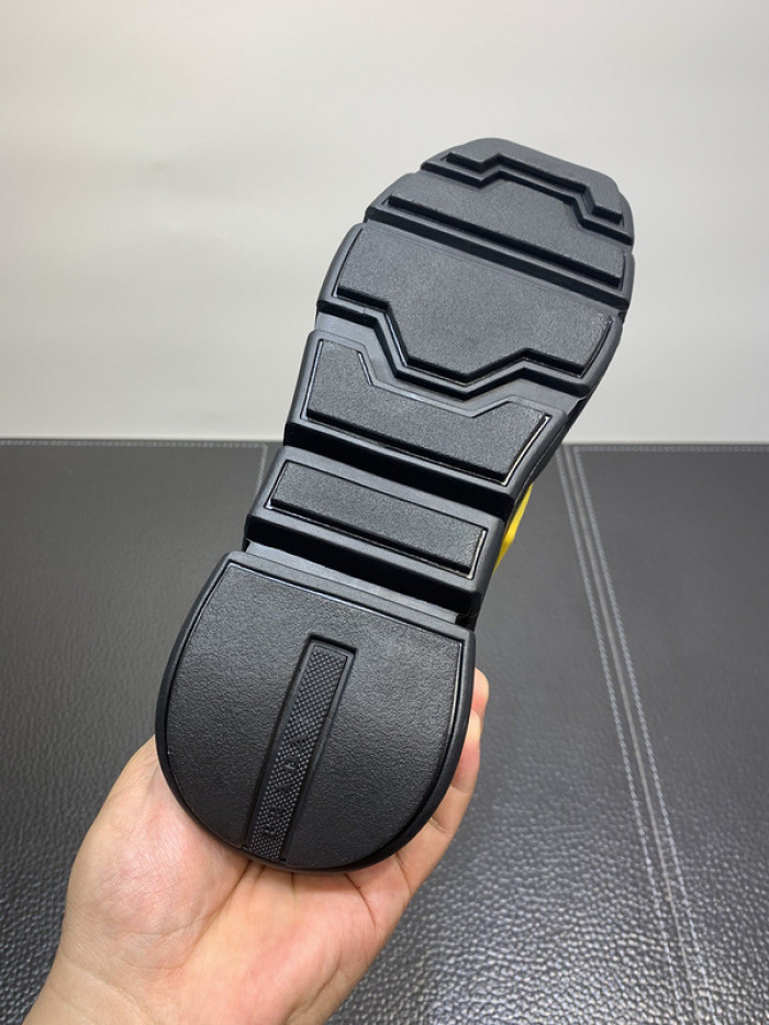 Pra*a sneaker