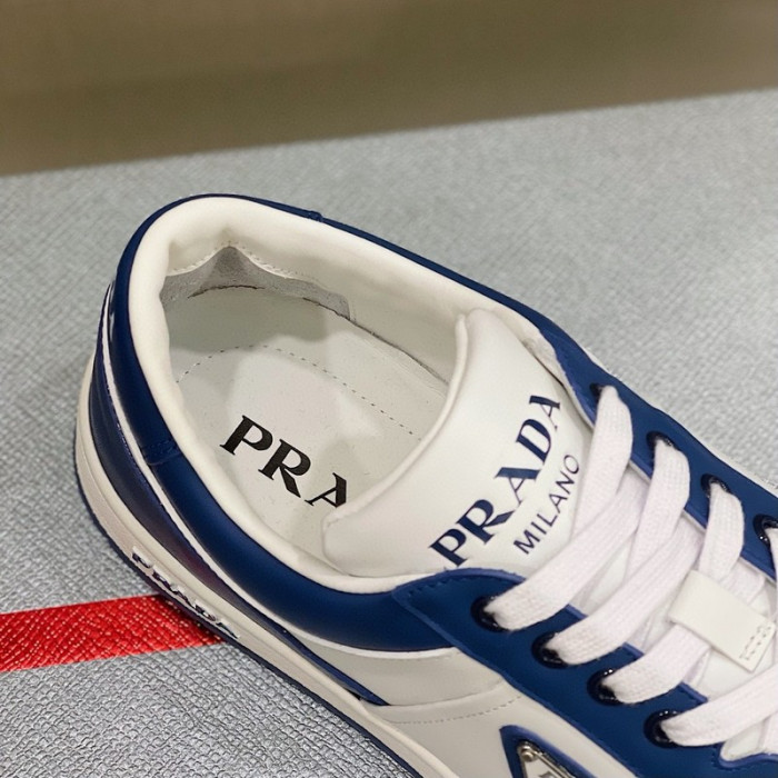 Pra*a sneaker