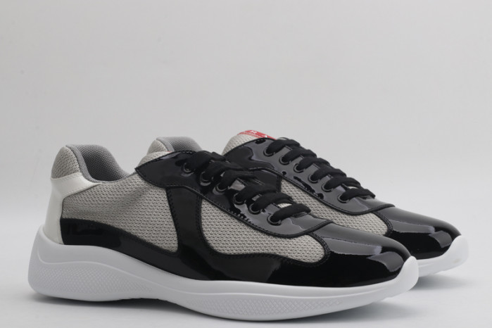 Pra*a sneaker