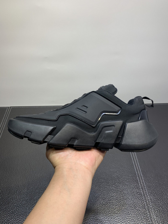 Pra*a sneaker