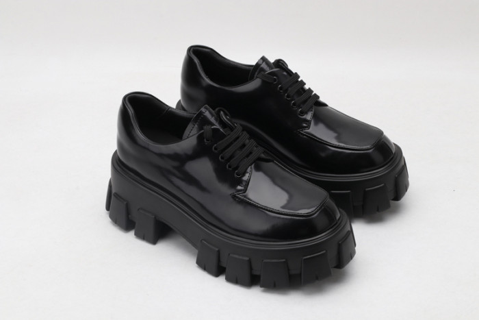 Pra*a shoes