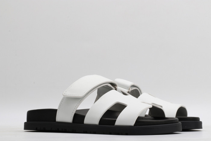 H**mes sandals