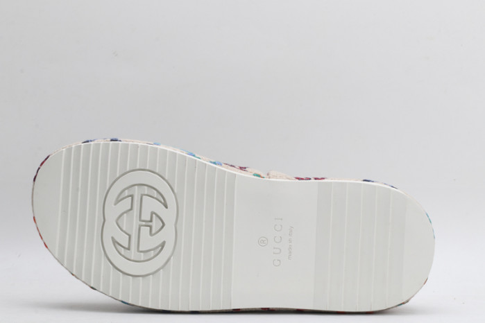 G*u*i sandal