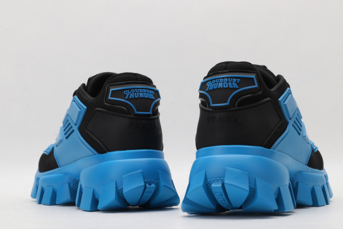 Pra*a sneaker