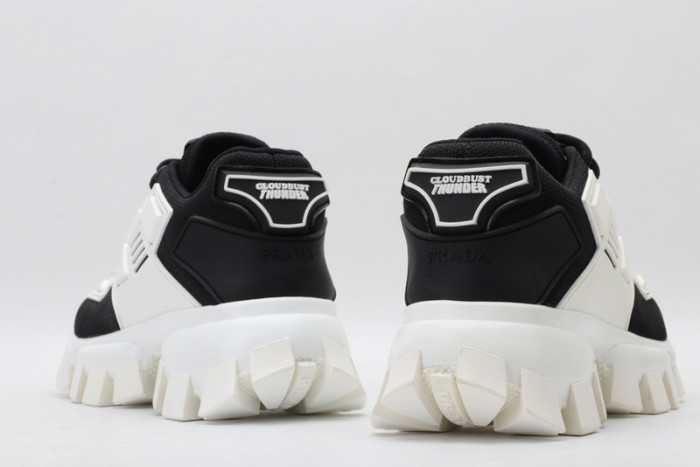 Pra*a sneaker