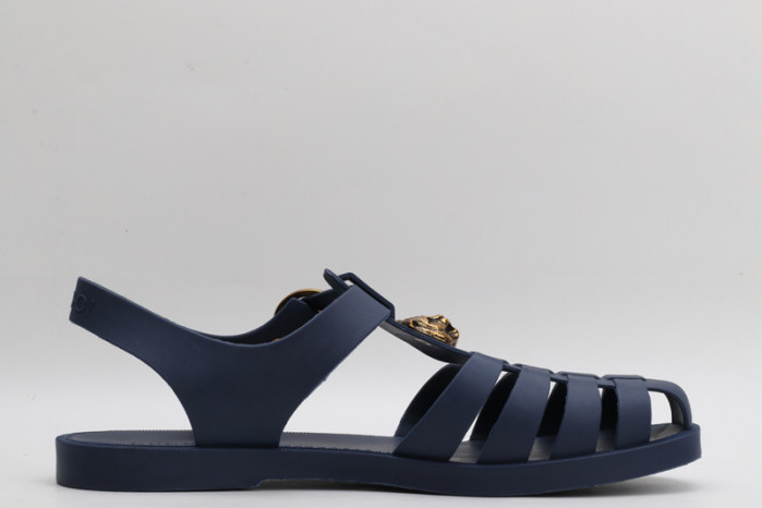 G*u*i sandals