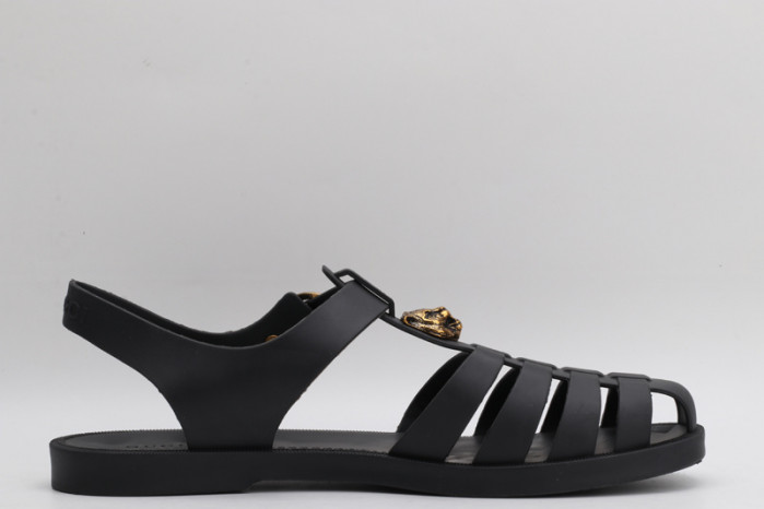 G*u*i sandals