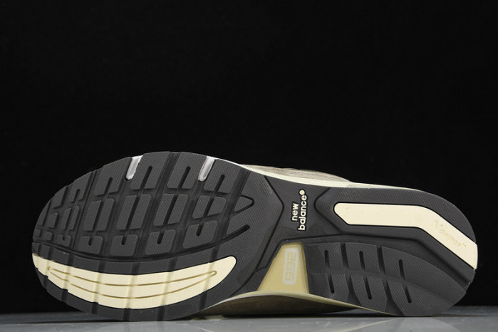 New Balance M992J2