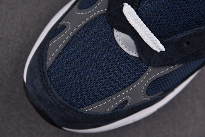 New Balance MR993NV