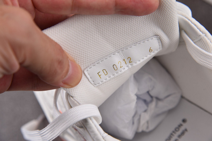 LO1_VTS SNEAKER