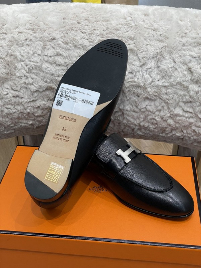 H**mes shoes