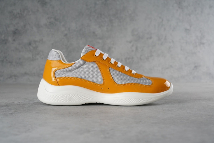 Pra*a sneaker