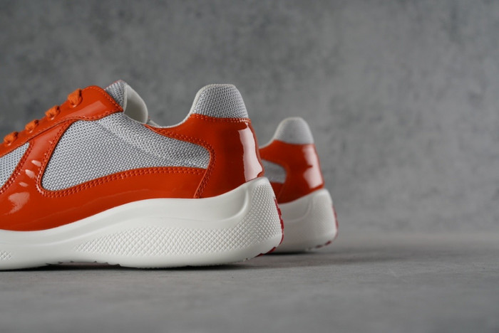 Pra*a sneaker