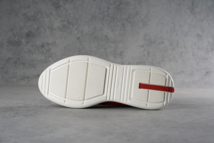 Pra*a sneaker
