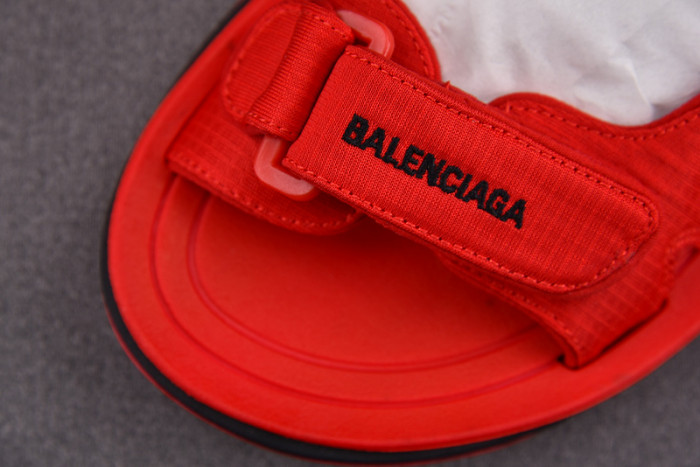 Ba*len*cia*ga sandals