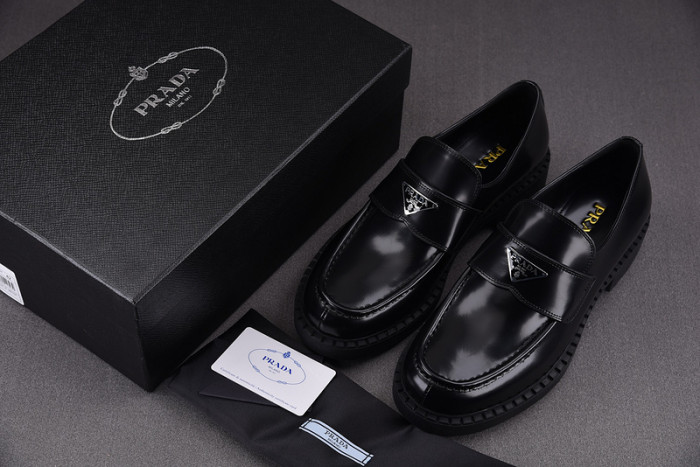 Pra*a shoes