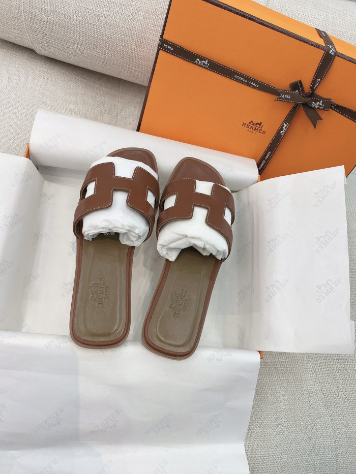H**mes sandals