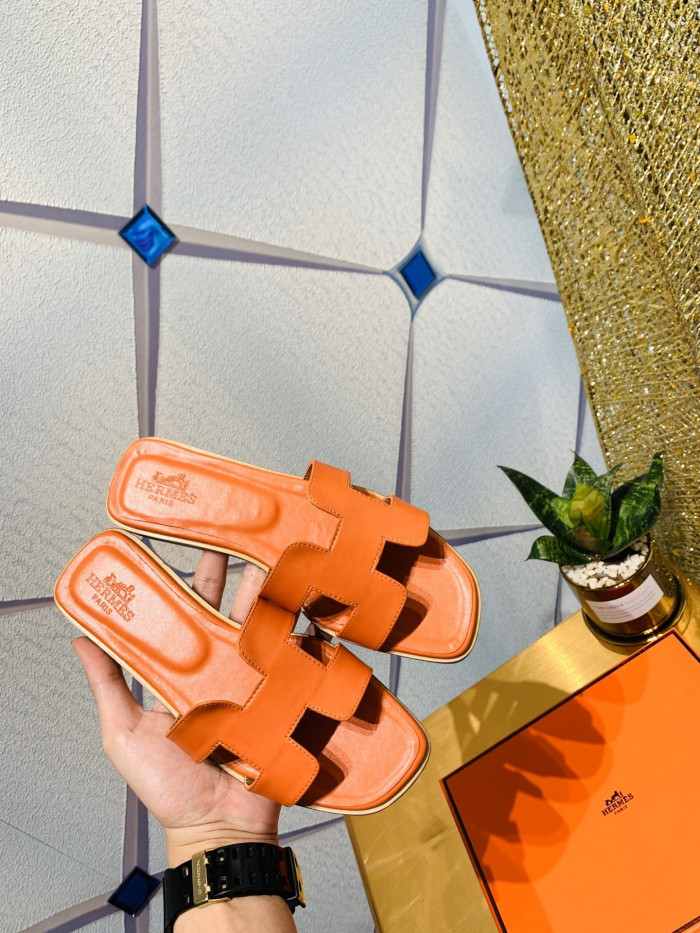 H**mes sandals