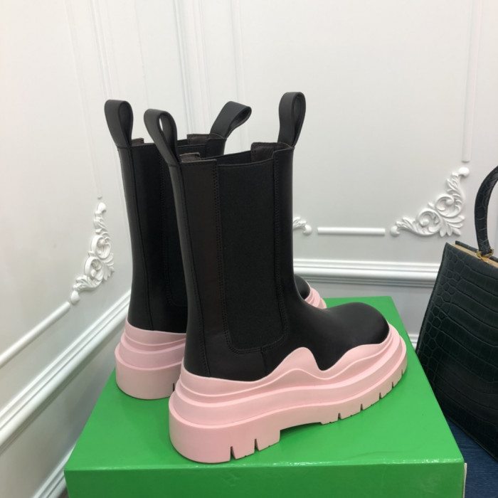 botteg*Ve*ne*ta boots women + men