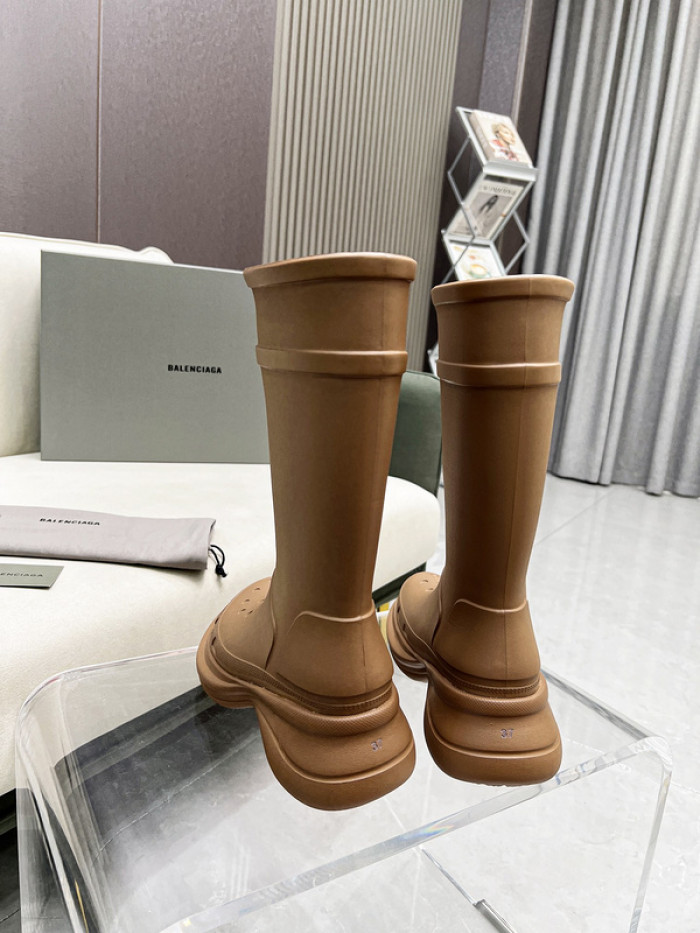 Ba*len*cia*ga cross boots