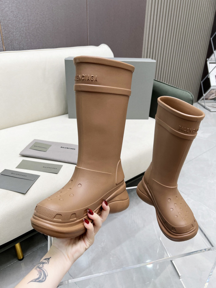 Ba*len*cia*ga cross boots