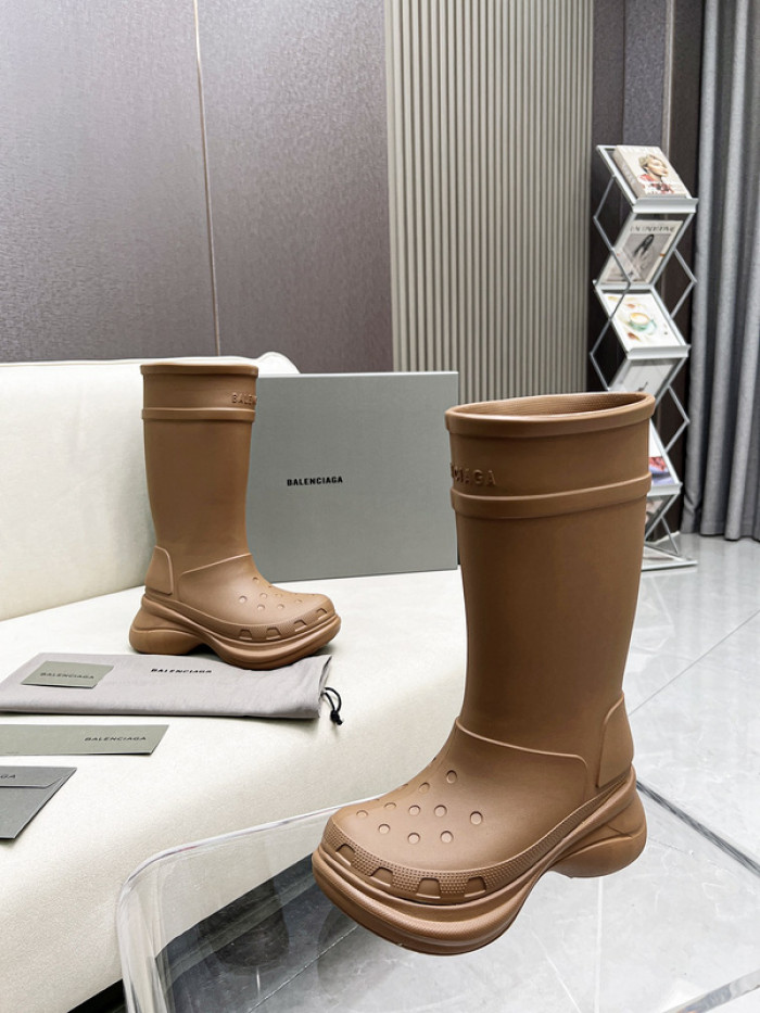 Ba*len*cia*ga cross boots