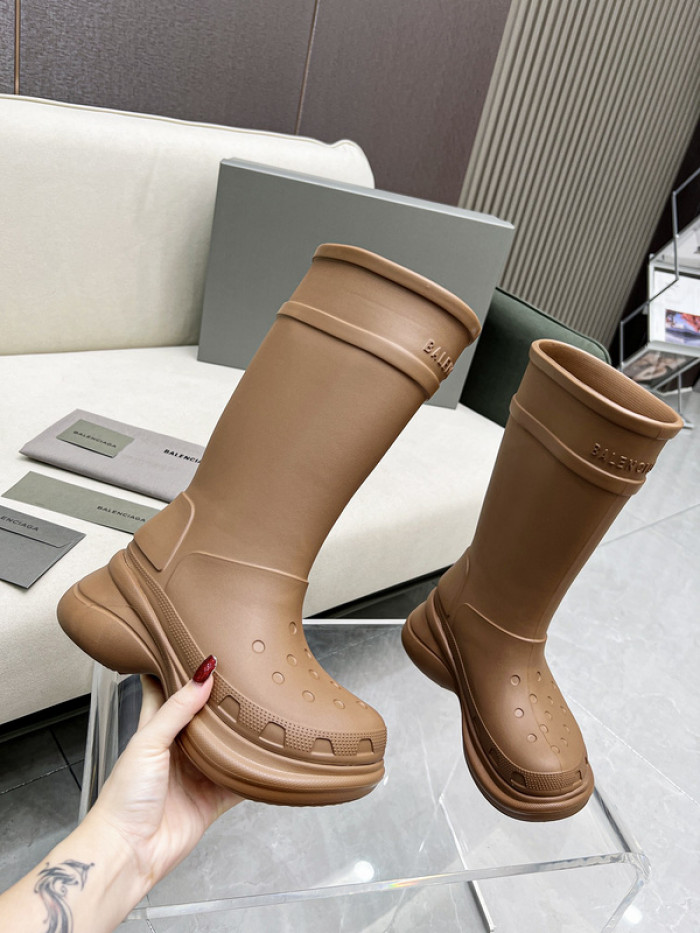 Ba*len*cia*ga cross boots