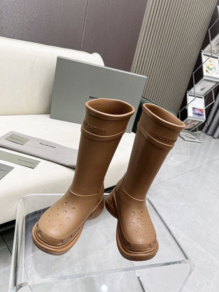 Ba*len*cia*ga cross boots