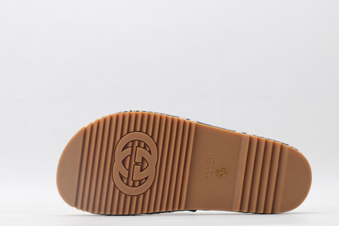 G*u*i sandal