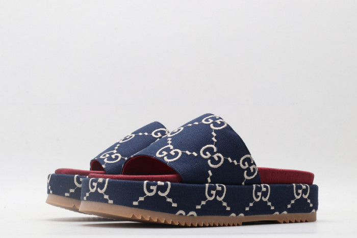 G*u*i sandal
