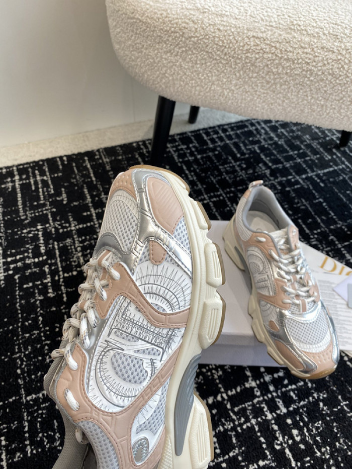 DIO* SNEAKER