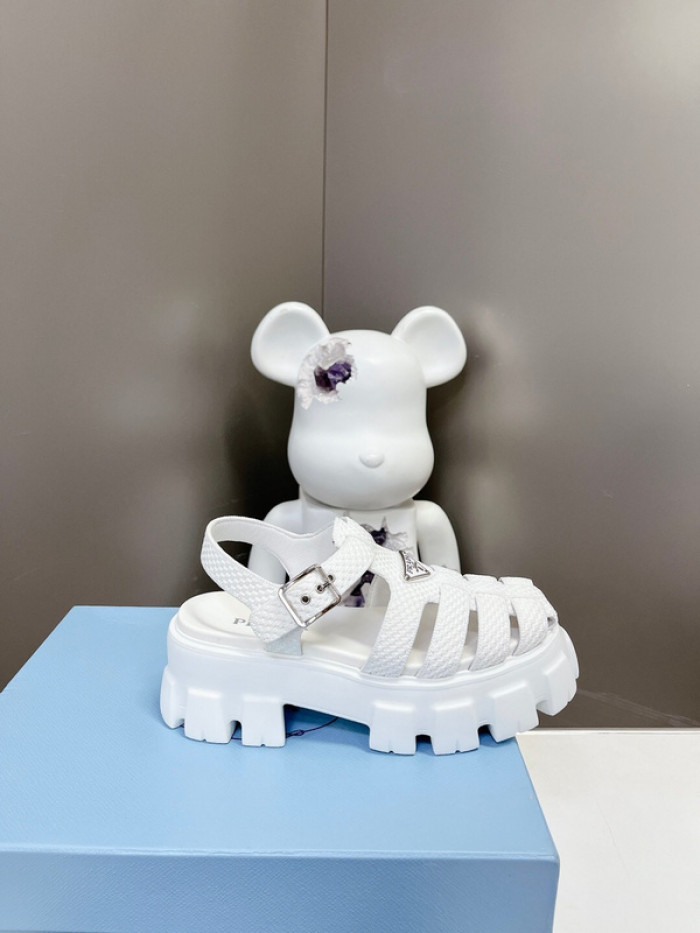 Pra*a sandal